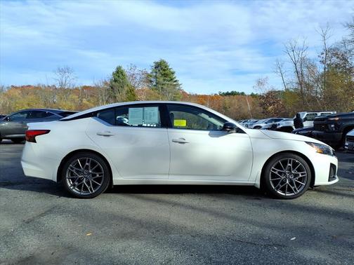 2024 Nissan Altima SR VC-Turbo FWD