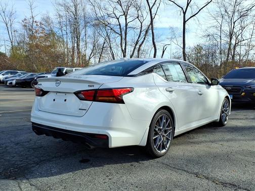 2024 Nissan Altima SR VC-Turbo FWD