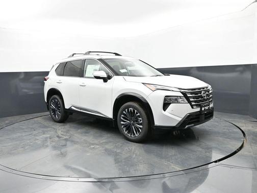 Everest White Pearl Tricoat 2026 Nissan Rogue Platinum