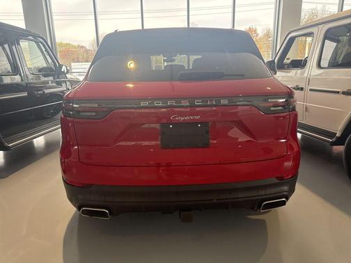 2023 Porsche Cayenne Platinum Edition