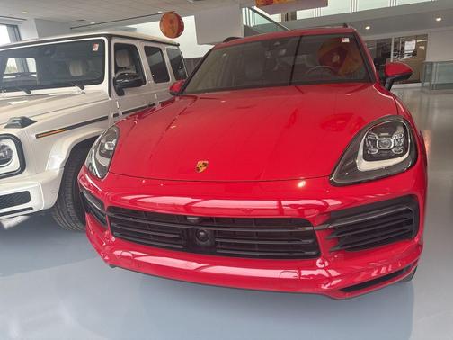 2023 Porsche Cayenne Platinum Edition