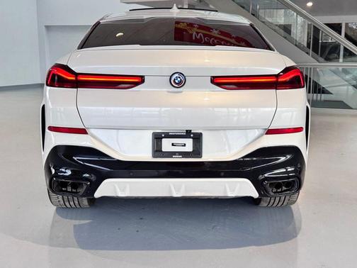 2023 BMW X6 M50i