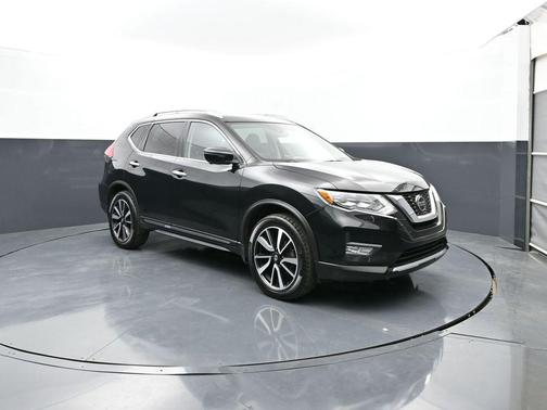 Magnetic Black 2018 Nissan Rogue SL