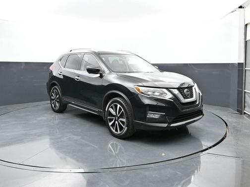 Magnetic Black 2018 Nissan Rogue SL