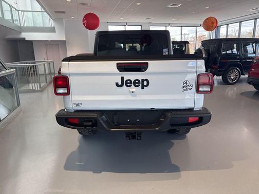 2021 Jeep Gladiator Willys 4x4