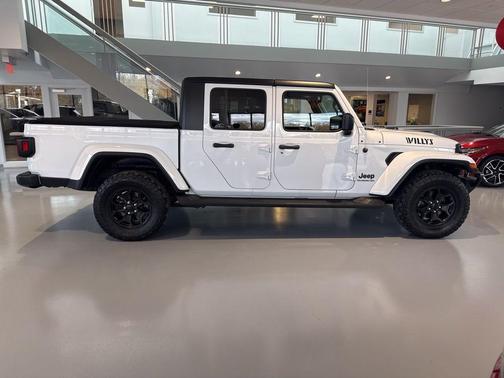 2021 Jeep Gladiator Willys 4x4