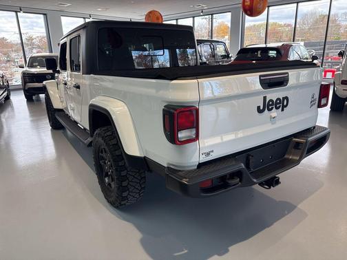 2021 Jeep Gladiator Willys 4x4
