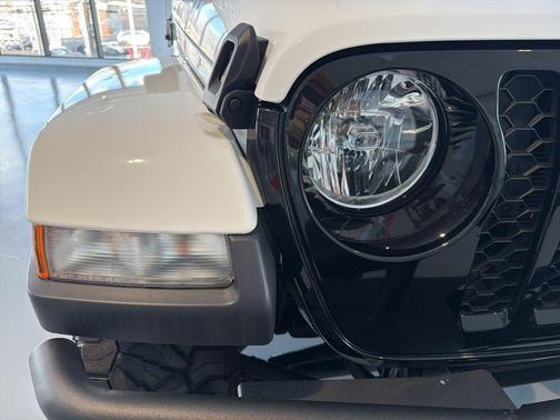 2021 Jeep Gladiator Willys 4x4