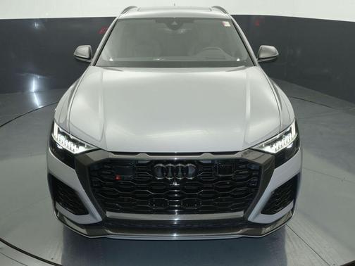 Mythos Black Metallic 2023 Audi RS Q8 4.0T