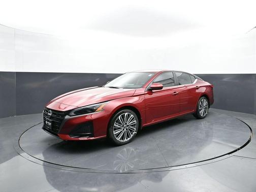 Scarlet Ember Tintcoat 2026 Nissan Altima 2.5 SV