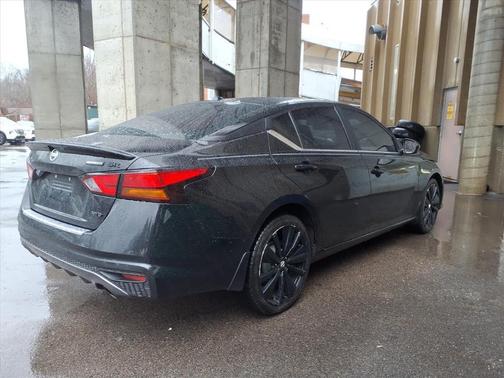 2022 Nissan Altima SR Intelligent AWD