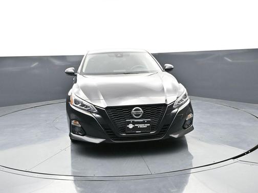 Super Black Clearcoat 2022 Nissan Altima SR Intelligent AWD