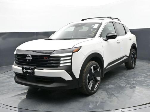 Aspen White Tricoat 2026 Nissan Kicks SR