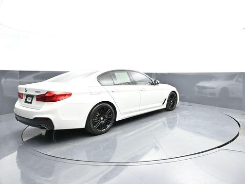 Alpine White 2019 BMW 530 xDrive