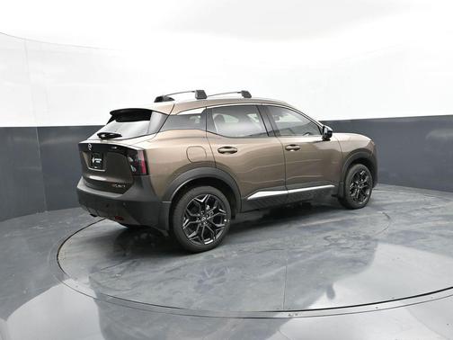 Canyon Bronze Metallic 2026 Nissan Kicks SR