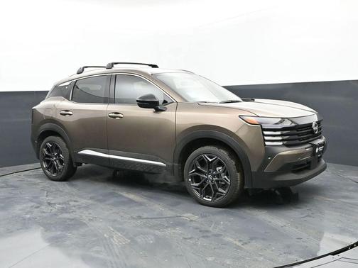 Canyon Bronze Metallic 2026 Nissan Kicks SR