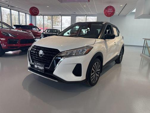 2023 Nissan Kicks SV
