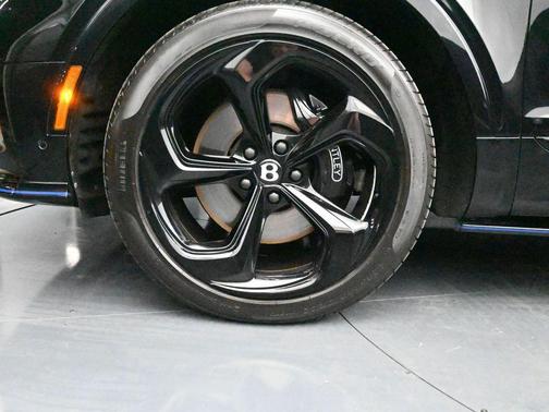 Black 2025 Bentley Bentayga S Black Edition