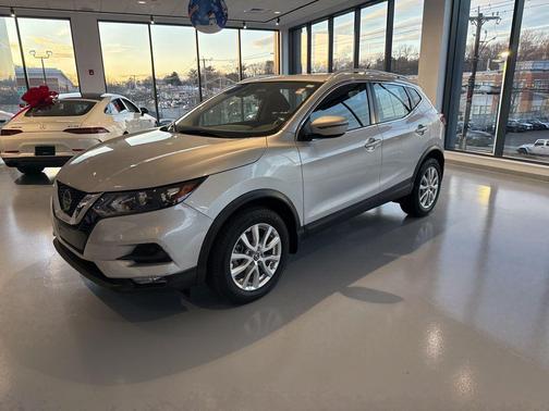 2022 Nissan Rogue Sport SV