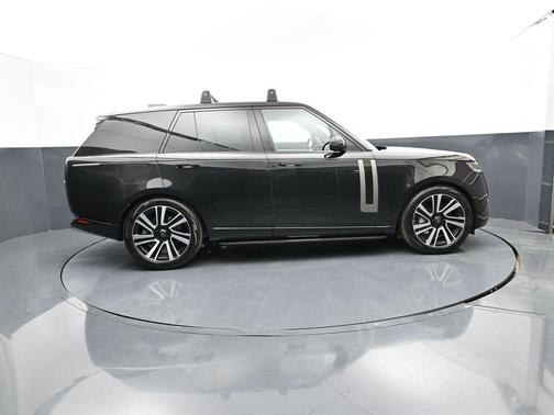 Black 2023 Land Rover Range Rover P530 SE