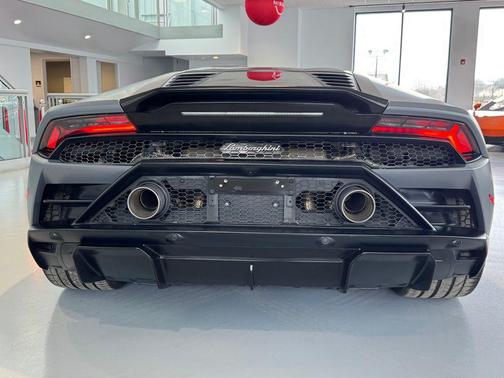2023 Lamborghini Huracan EVO Coupe RWD