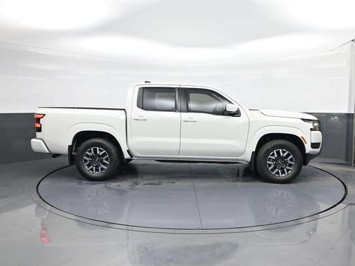 Glacier White 2026 Nissan Frontier SV