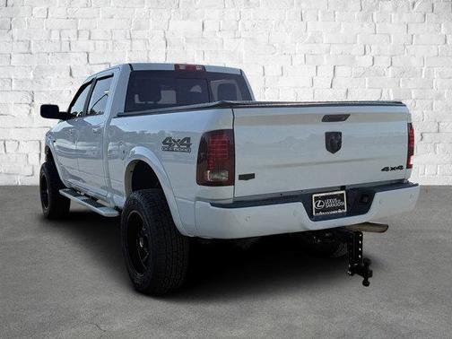 2018 RAM 2500 Laramie Crew Cab 4x4 6'4' Box