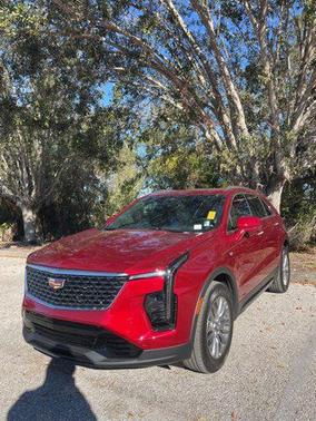 2025 Cadillac XT4 Premium Luxury