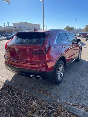 2025 Cadillac XT4 Premium Luxury