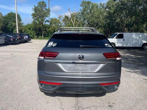 Platinum Gray Metallic 2020 Volkswagen Atlas Cross Sport 2.0T SE w/Technology