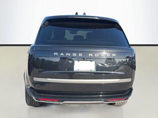 Santorini Black Metallic 2024 Land Rover Range Rover P400 SE