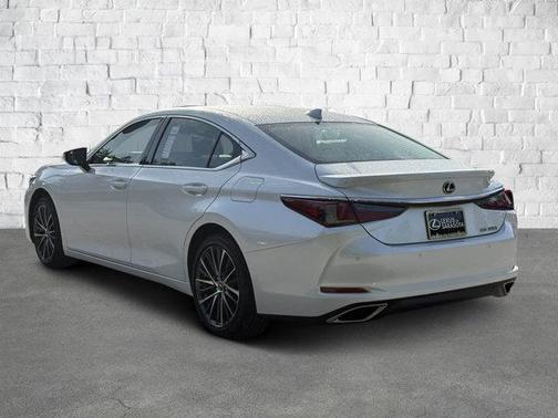 2022 Lexus ES 350 Base