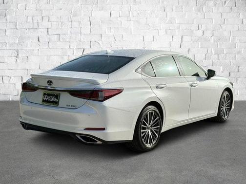 2022 Lexus ES 350 Base