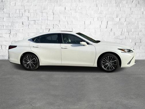 2022 Lexus ES 350 Base