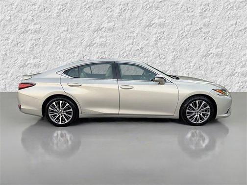 2020 Lexus ES 300h Base