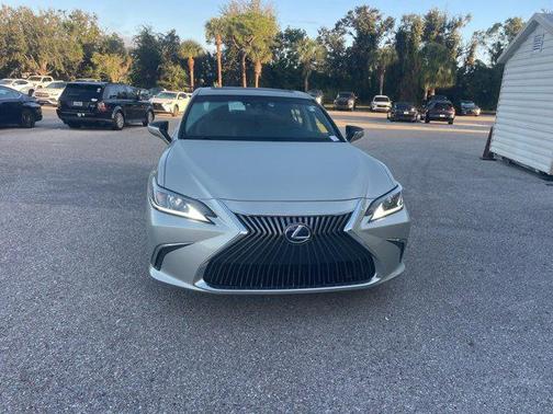 2020 Lexus ES 300h Base