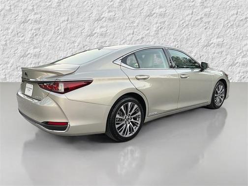2020 Lexus ES 300h Base