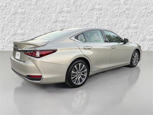 2020 Lexus ES 300h Base