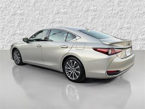 2020 Lexus ES 300h Base