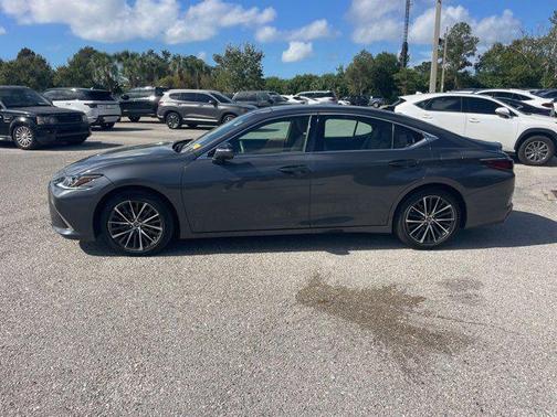 2023 Lexus ES 350 Base