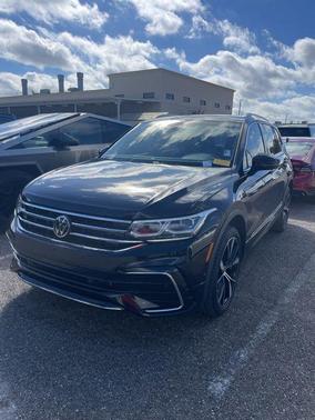 2024 Volkswagen Tiguan 2.0T SEL R-Line 4MOTION