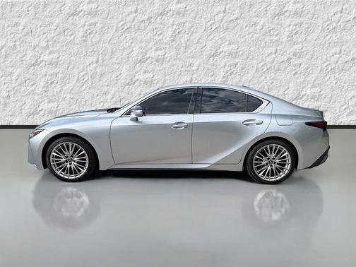 Iridium 2022 Lexus IS 300 Base