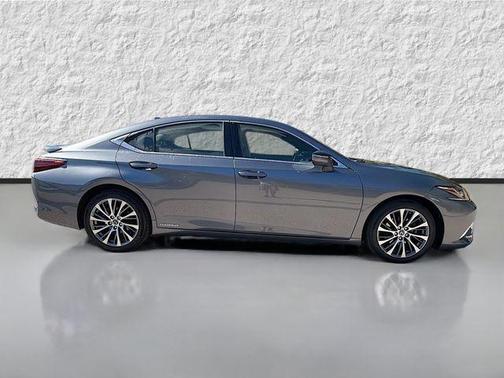 2019 Lexus ES 300h Base