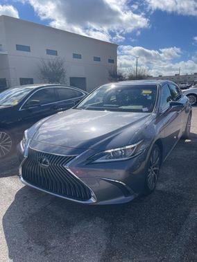 2019 Lexus ES 300h Base