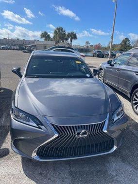 2019 Lexus ES 300h Base