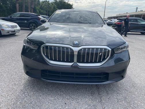 Dark Graphite Metallic 2024 BMW i5 eDrive40