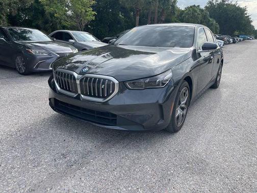 Dark Graphite Metallic 2024 BMW i5 eDrive40