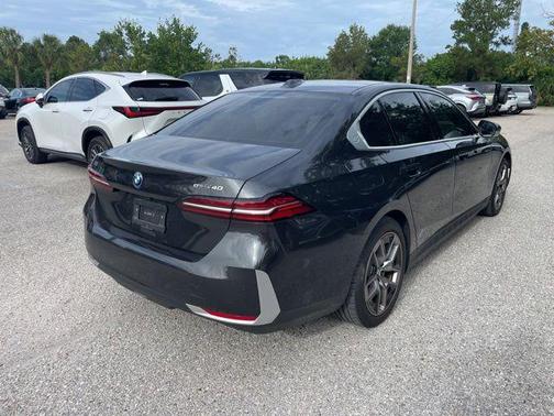 Dark Graphite Metallic 2024 BMW i5 eDrive40