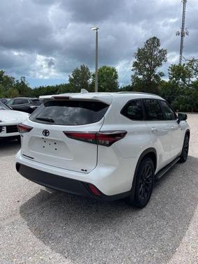 2025 Toyota Highlander XLE