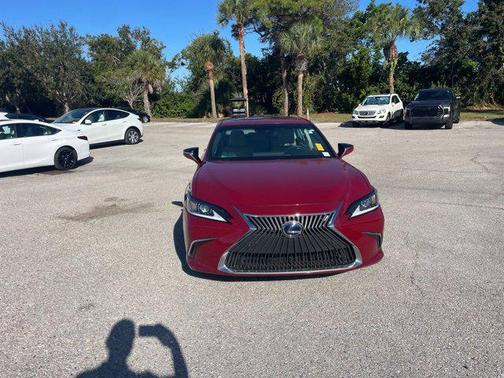 2020 Lexus ES 300h Base